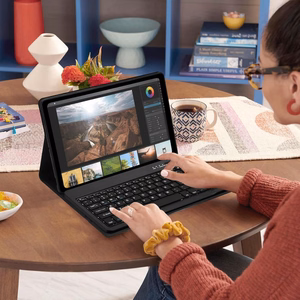 Tech-Protect SC Pen + Keyboard Suojakuori näppäimistöllä Samsung Galaxy Tab S9 FE+ 12.4" X610 / X616B:lle - musta