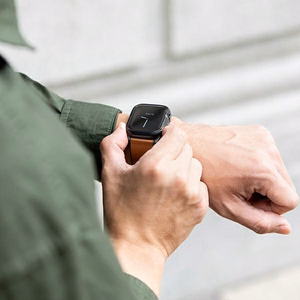 Uniq Garde kotelo Apple Watch 7/8/SE2 45mm - läpinäkyvä