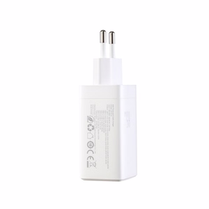 Joyroom JR-TG10 65W GaN 2x USB-C + USB-A -seinälaturi 100W USB-C - USB-C 1.2m kaapelilla - valkoinen
