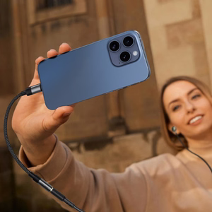 Acefast J12 USB-C 3.5mm mini jack sovitin - musta