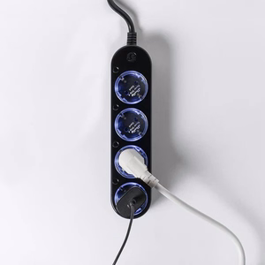 Älykäs 12A Shelly Power Strip 4 Gen4 Zigbee/Matter musta