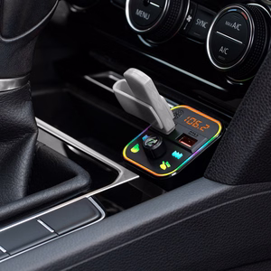 Bluetooth-FM-autolähetin kahdella USB-portilla