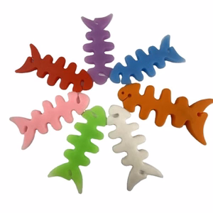 Fish-shaped headphone cable wrap - white
