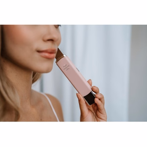 Beautifly Scrub Slim Blush ultraäänellä toimiva kasvojenpuhdistuslaite