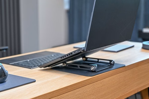 Säädettävä, pyörivä, ergonominen kannettavan tietokoneen teline 10–17″ LAPTOP STAND ROTO MT2662