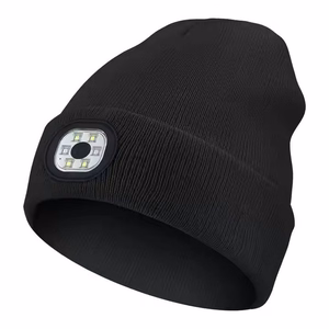 Lippalakki LED-valolla - Musta