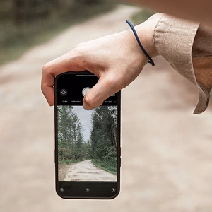 Uniq Heldro kotelo iPhone 12 Pro Maxille - musta naamiointi