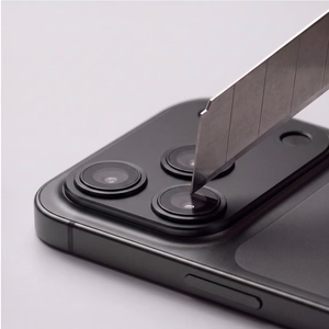 Musta alumiinista ja karkaistusta lasista valmistettu Tech-Protect CamFull Fit+ -kameramoduulisuoja Apple iPhone 18 Pro Max -puhelimelle