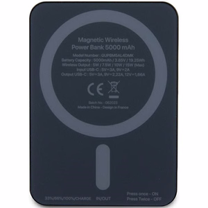 Guess MagSafe 4G Strassed Metal Logo induktio tehopankki 15W 5000mAh - musta