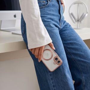 Tech-Protect MagFlex -suojakuori iPhone 17 -mallille, läpinäkyvä vaaleanpunainen