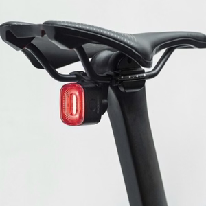Rockbros Q2S LED polkupyörän takavalo Smart Stop System -järjestelmällä + USB-C - USB-A kaapeli - musta