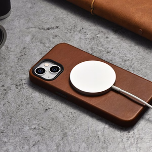 iCarer Öljyvaha Premium Nahkakotelo iPhone 14 Plus Magneettinen nahkakotelo MagSafe ruskea (WMI14220703-RB)