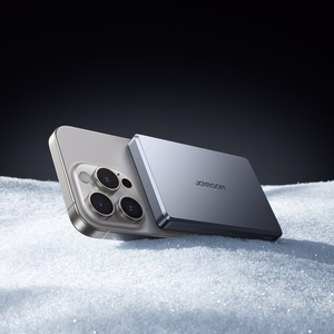 Joyroom JR-PBM08 Pro 22,5 W 10000 mAh varavirtalähde langattomalla latauksella ja 2 x USB-C-liitännällä – harmaa