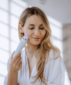Beautifly Glossy Acne Young LED-ihonhoitolaite