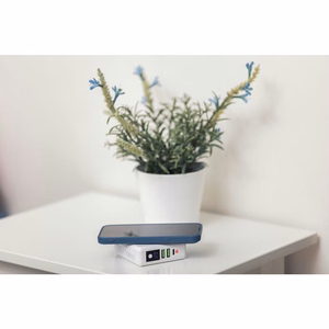 Monitoimilaturi Forcell F-Energy 4in1 2 x USB A + USB C 15W + Varavirtalähde 8000mAh + langaton lataus valkoinen