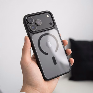Tech-Protect Magmat MagSafe CC suojakuori mallille iPhone 17 Pro Max / 18 Pro Max – läpinäkyvä musta