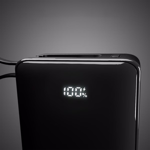 Powerbank SBS 20000 mAh 20W, jossa on sisäänrakennettu USB-C-kaapeli ja digitaalinen näyttö - musta