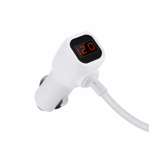 Hoco Z13 auton pistorasian haarukka 2 USB-portilla ja 3 pistokkeella