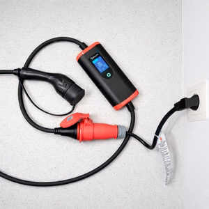 Adapteri Reach CEE 16A 400 V - 220 V Schuko