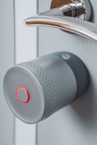 Yale Linus Smart Lock L2 Lite - smart door lock Silver