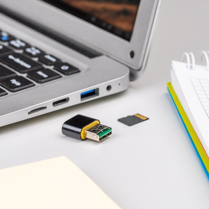 REBEL mini r60 -microSD-kortinlukija