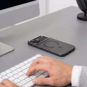 Tech-Protect MagZero MagSafe-suojakuori iPhone 17 Pro Max / 18 Pro Maxille – läpikuultava mattamusta