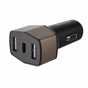 Nillkin Celerity 32 W autolaturi 2 USB-A- ja 1 USB-C-liitännällä, kullanvärinen