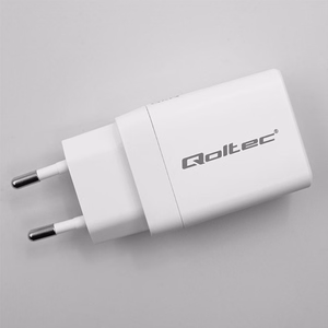 Qoltec 51825 GaN 45W laturi, 5-20V, 1.5-3A, 1 x USB-C PD, 1x USB QC 3.0, valkoinen