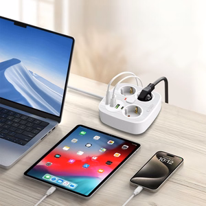 Tech-Protect PCS3X4 jatkojohto 3 pistoketta 2xUSB-A 2xUSB-C 200 cm - valkoinen