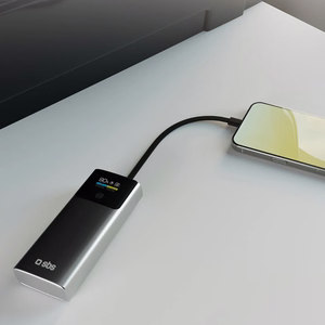 SBS 10000mAh PD 20W Powerbank LCD-näytöllä ja sisäänrakennetulla USB-C-kaapelilla - harmaa