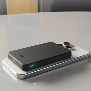 SBS Mag Power Qi2 5000 mAh Powerbank yhteensopiva MagSafen kanssa - musta