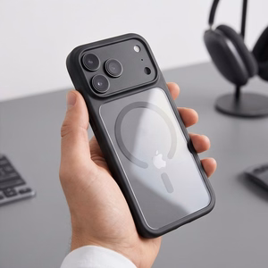 Tech-Protect MagOne CC MagSafe suojakuori ja 2 kpl karkaistuja laseja malleille iPhone 18 Pro Max / 17 Pro Max, läpinäkyvä musta