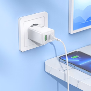 Puhelinlaturi Hoco USB-A + USB-C QC3.0 PD AFC 3A 30W + USB-C - USB-C -kaapeli N71 valkoinen