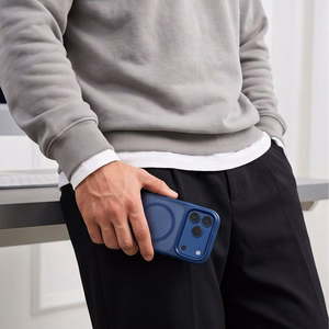 Tech-Protect Magmat MagSafe CC -suojakuori iPhone 18 Pro Max / 17 Pro Max -malleille, mattatummansininen