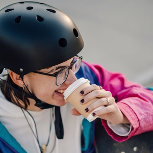 Wozinsky kevyt BMX/potkulautakypärä M - musta