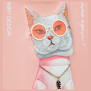 NIMMY Suojakuori GLASSES COOL CAT iPhone 15 Pro:lle vaaleanpunainen