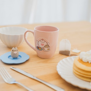 Pusheen – keraaminen muki silikonikannella ja 3D-hahmolla, 350 ml