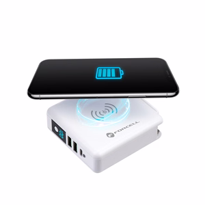 Monitoimilaturi Forcell F-Energy 4in1 2 x USB A + USB C 15W + Varavirtalähde 8000mAh + langaton lataus valkoinen