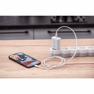 Puhelinlaturi Forcell F-Energy USB C QC4.0 PD 3A 20W + kaapeli USB C - Lightning TFK-TC-20WPD valkoinen