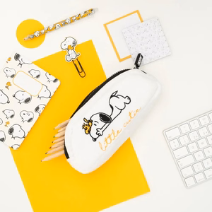Snoopy Lazy Days -pehmopintainen penaali