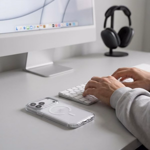 Tech-Protect MagStand MagSafe CC suojakuori malleille iPhone 18 Pro / 17 Pro, läpinäkyvä