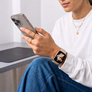 Tech-Protect silikoniranneke Apple Watch 44 / 45 / 46 / 49 mm -malleille, beige
