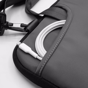 Puro Scudo SleevePro nailonsuojus MacBookille ja kannettavalle 14" asti musta