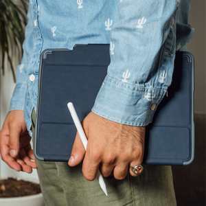 STM Dux Plus - kestävä suojakuori iPad 11" (2025) / 10.9" (2022) MIL-STD-810G Apple Pencil -pidikkeellä (musta) EDU/COM-versio