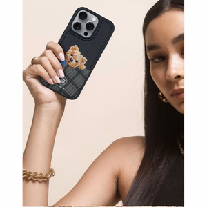 Zuck Bear Darren iPhone 16 musta