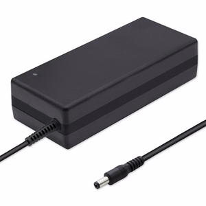Qoltec 50760 – sähköpyörän akkulaturi, 36 V / 42 V, 2 A, 5.5×2.1 mm liitin