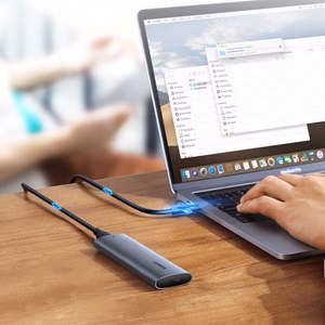 Ugreen M.2 SSD-kotelo USB 3.2 Gen 2 (SuperSpeed USB 10 Gbps) + USB Type-C kaapeli 0,5m harmaa (CM400 10902)
