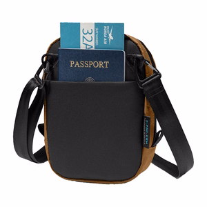 TOMTOC Aviator-T37 matkalaukku olkahihnalla X-Pac 1.3L (ruskea)