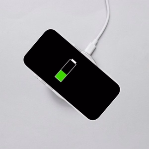 ROAR Suojakuori SLIM DEFENDER yhteensopiva MagSafe iPhone 17:lle läpinäkyvä