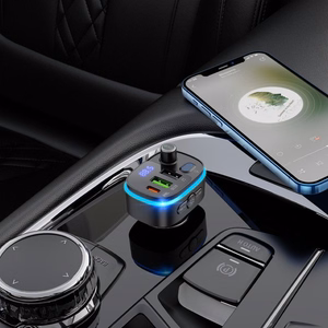 Autoon Bluetooth-lähetin Hoco 2 x USB A + USB C QC3.0 PD 20W E62 musta
